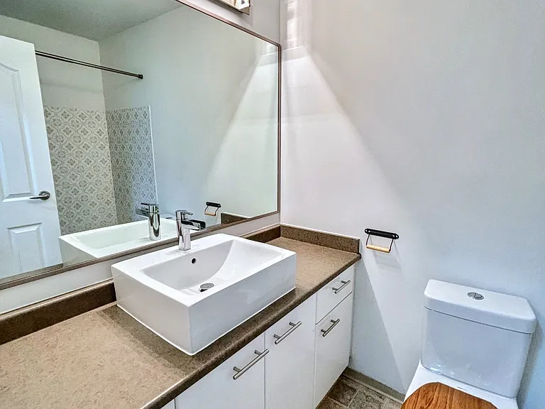 1045 Haro St — Photo 76