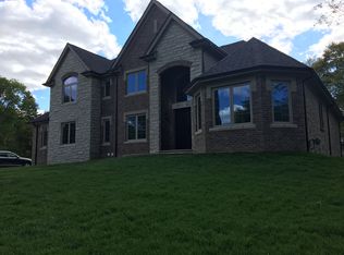 5965 N Adams, Troy, MI 48304