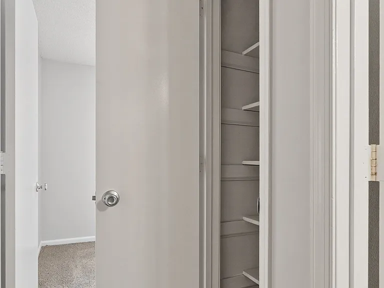 North Bluff Apartments — Photo 37