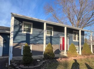 1302 Peachtree Dr, Valparaiso, IN 46383
