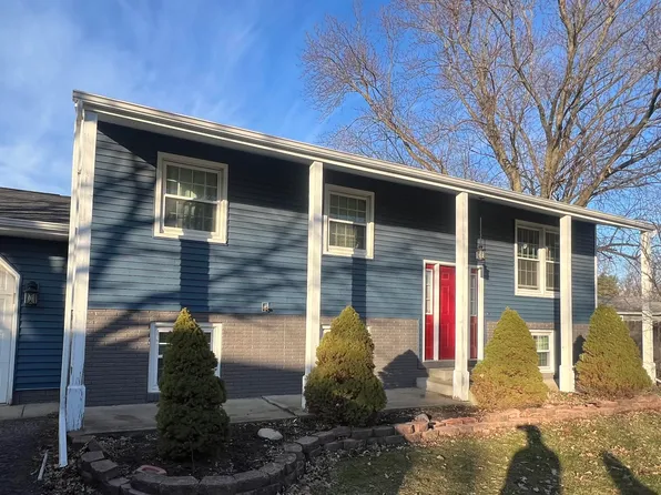 1302 Peachtree Dr, Valparaiso, IN 46383