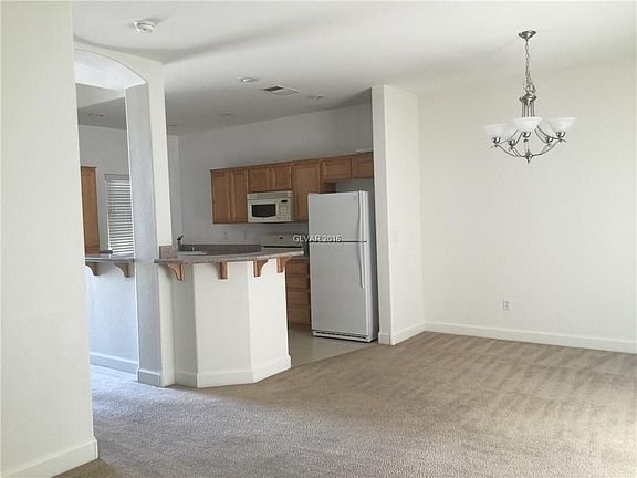 3rd image of 127 Tilbury Ave #0