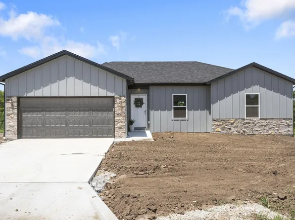 740 E Forest St, Bolivar, MO 65613