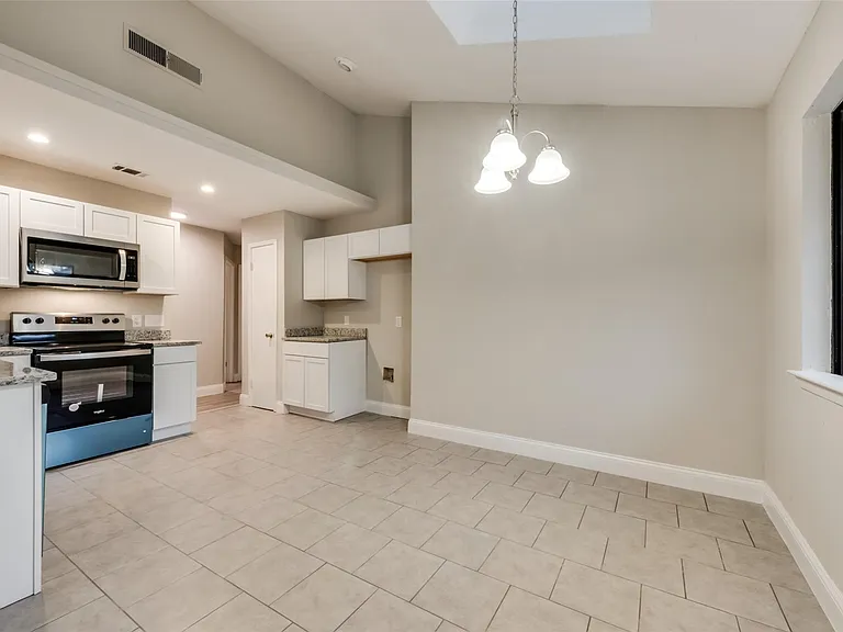 3301 Cliffview Dr — Photo 7