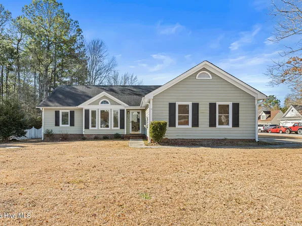 301 Hampshire Place, Jacksonville, NC 28546