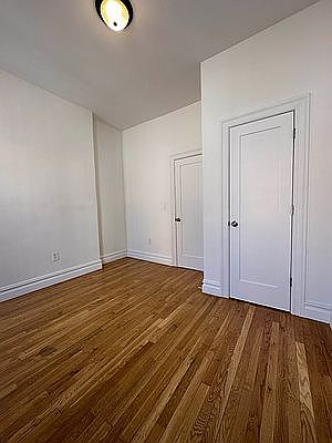 5th image of 221 E 32nd St APT 14