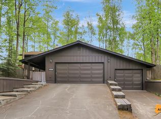 4956 Castle Ct, Anchorage, AK 99508
