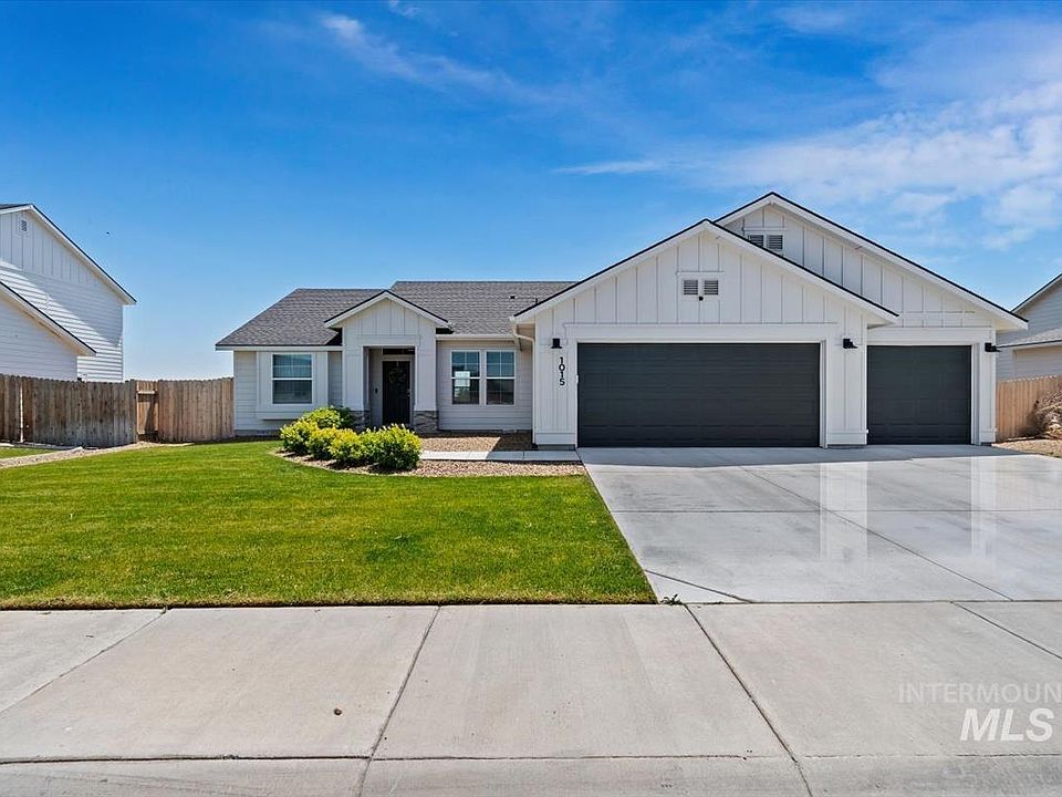 1st image of 1015 SW Besra Dr