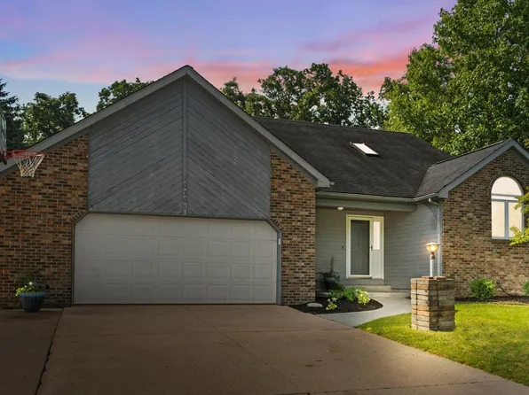 10301 Woods Edge Ln, Fort Wayne, IN 46804