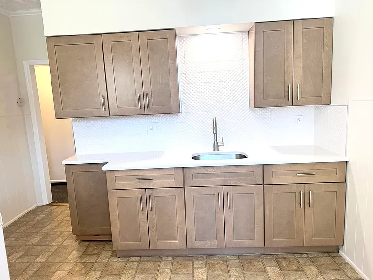 210-212 Maple St #2 — Photo 6