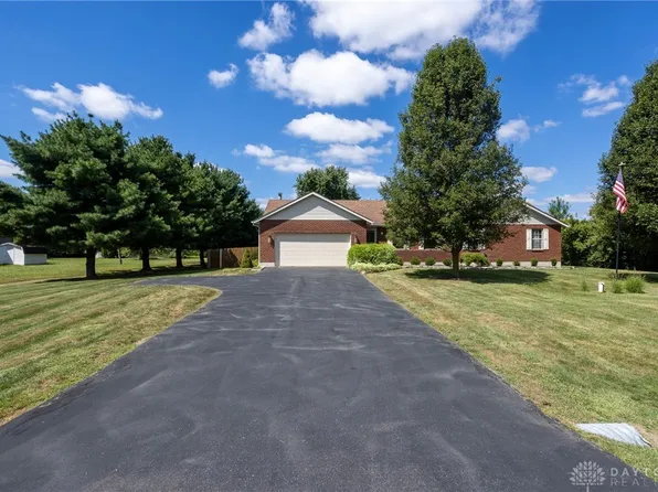 2747 Lonesome Dove Ln W, Springfield, OH 45505