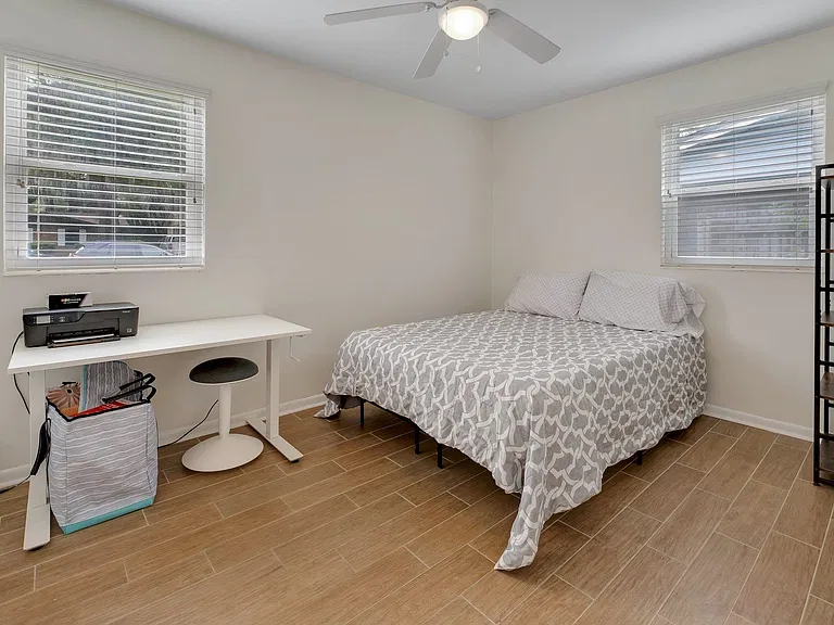 310 Lancaster Dr — Photo 6