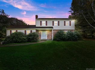 8 Richconn Dr, New Milford, CT 06776