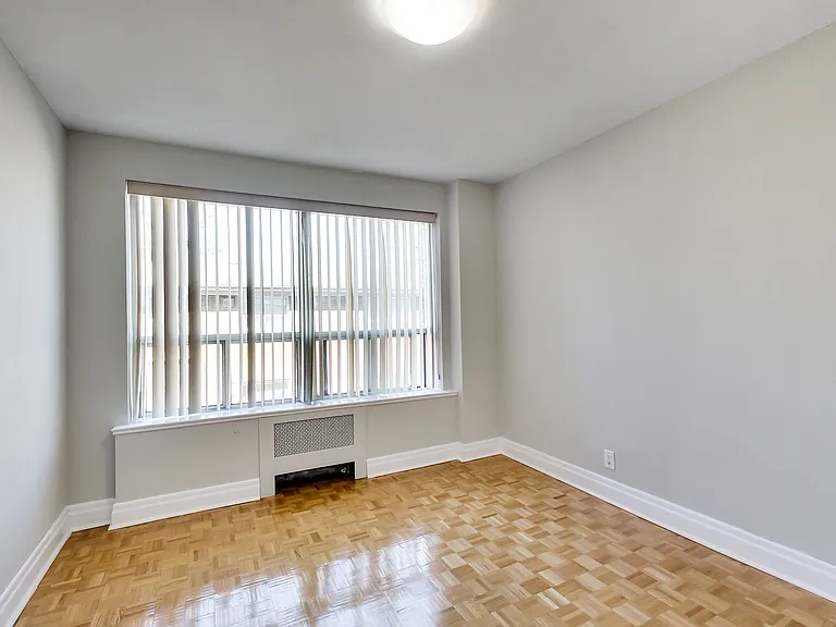 2100 Bathurst St #308 — Photo 54