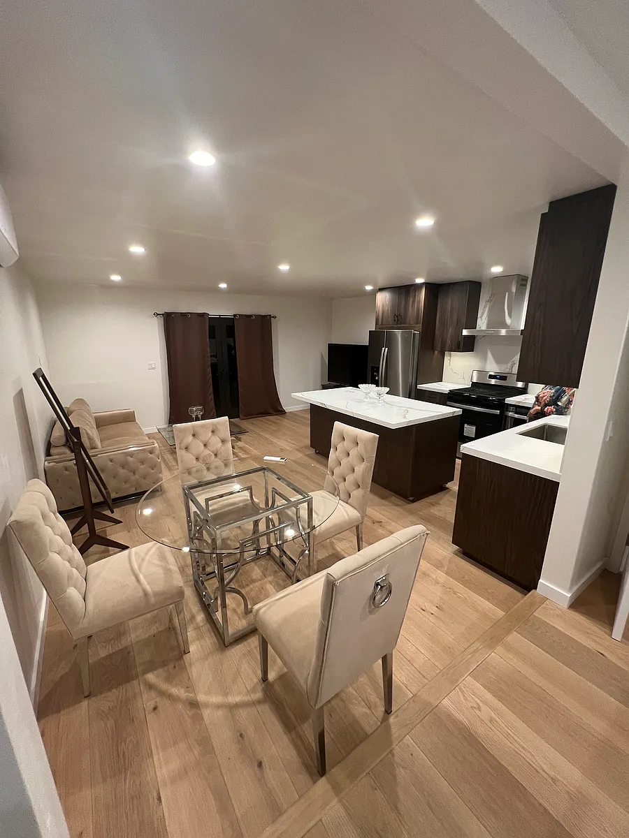 Building Photo - 714 N Linden Dr #1/2