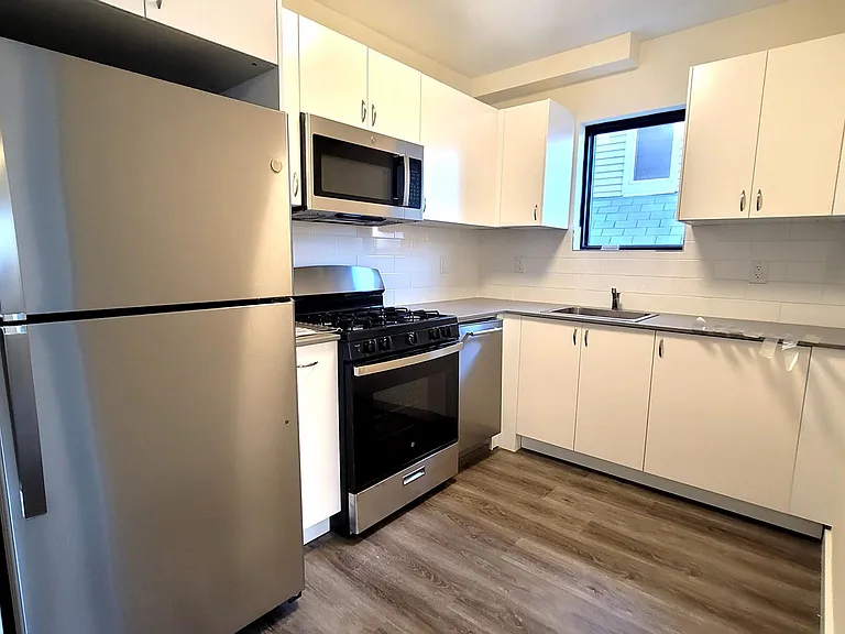 140 Amherst St #1 — Photo 3