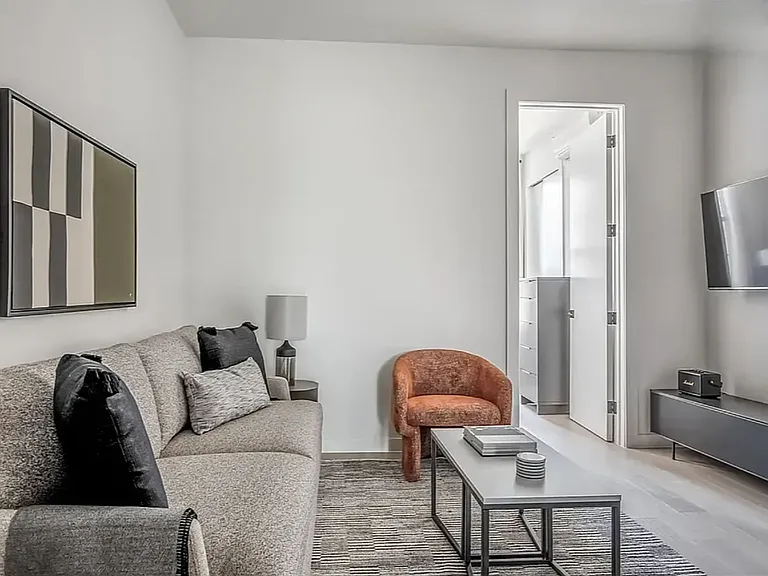 150 N 9th St #3R — Photo 9