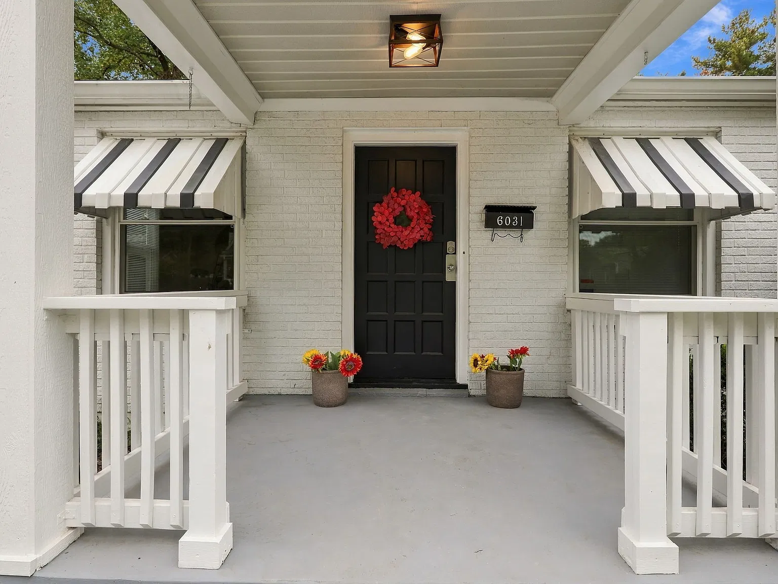 2 bed, 1076 sqft, $2,400 — Photo 2