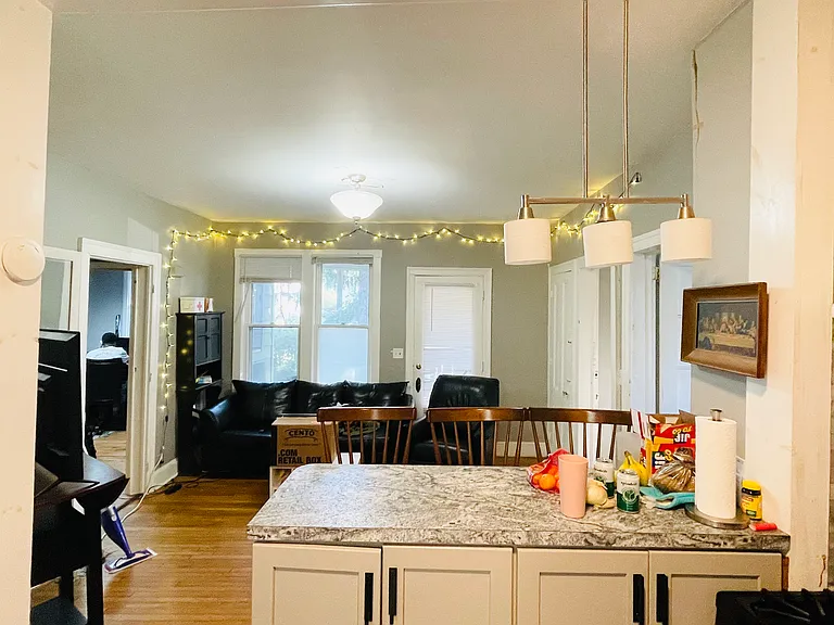 96 Chapin St — Photo 8