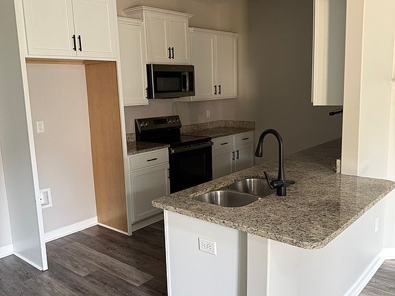 5th image of 10164 Sterling Ridge Dr