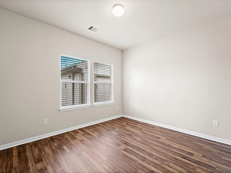 3548 Rebecca St — Photo 19