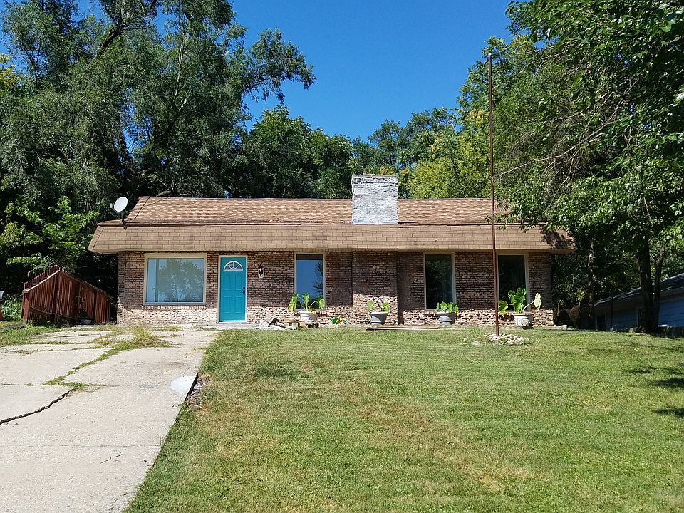1st image of 1 NE Circle Dr
