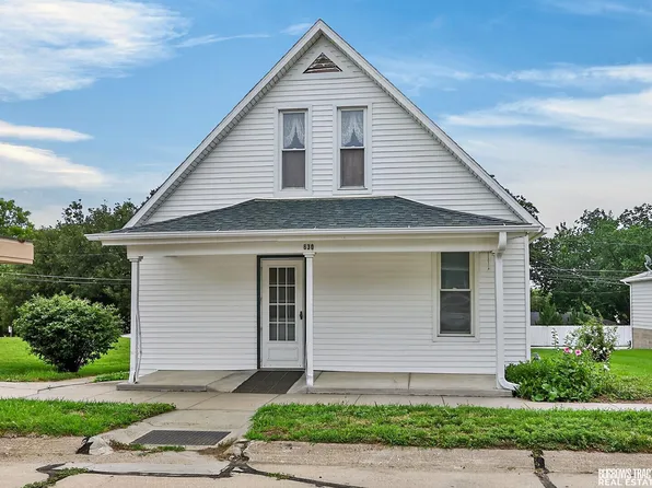 630 S 4th St, Eagle, NE 68347