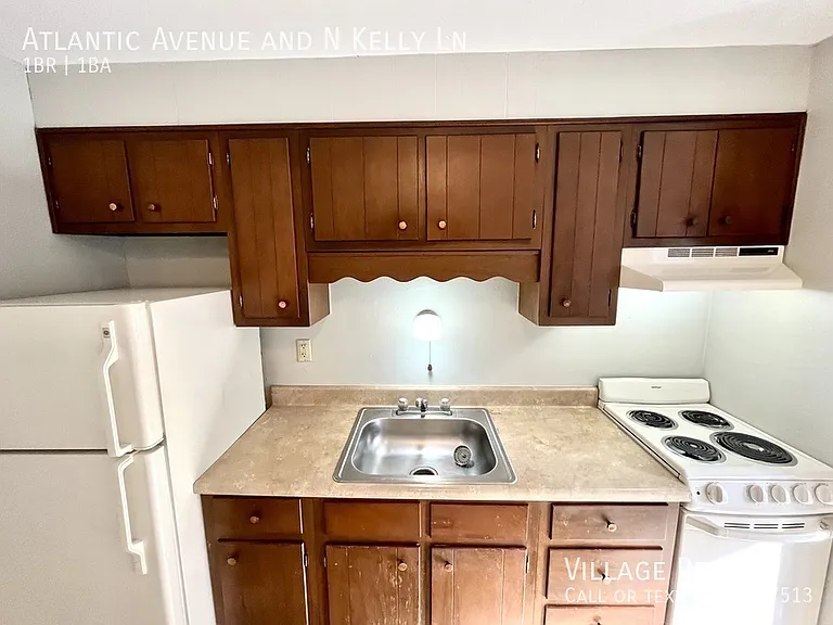 Atlantic Ave — Photo 37