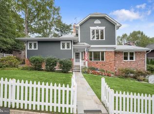 39 Wellesley Cir, Glen Echo, MD 20812