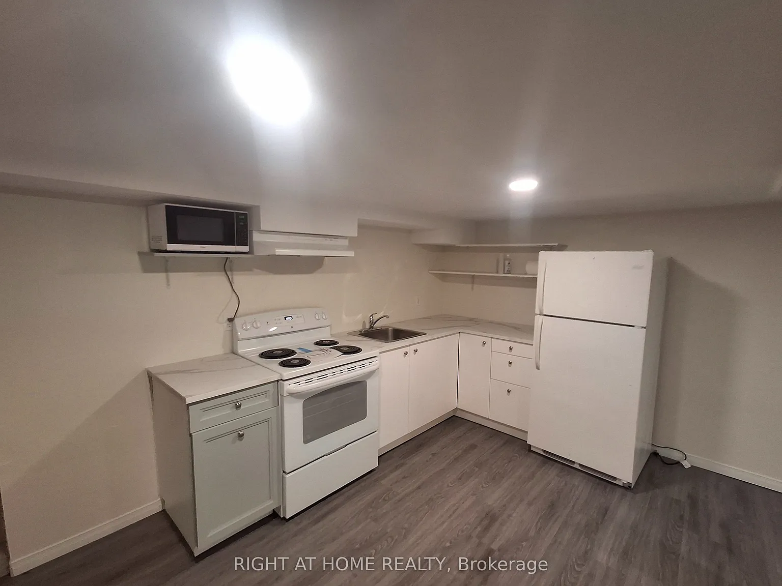 2 bed, $1,400 — Photo 4