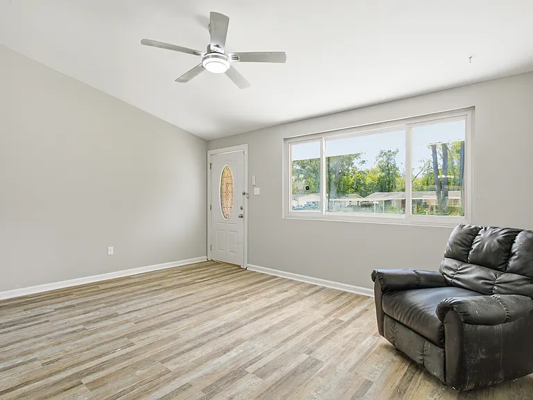 12433 Deerfield Rd — Photo 8