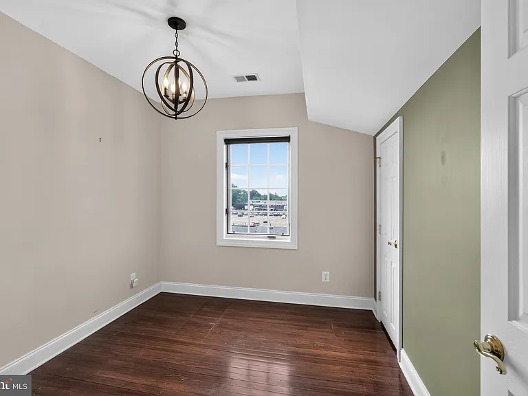 7220 Ridge Ave #G — Photo 14