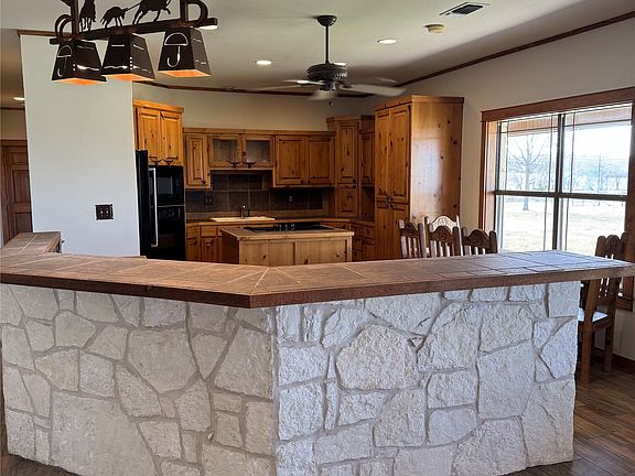 2nd image of 655 Loftice Rd
