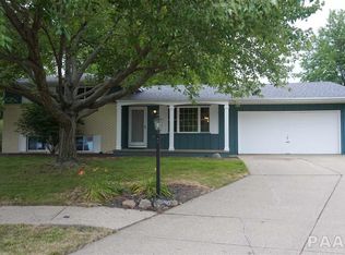 106 Smiley Ct, Washington, IL 61571