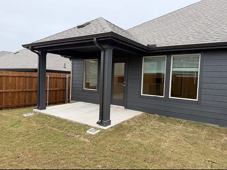 716 Edgehurst Dr — Photo 13