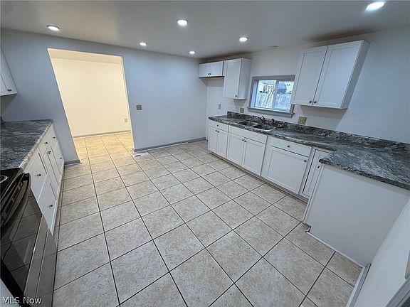 2nd image of 11 Sherman St