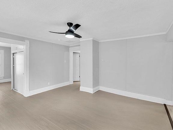 2nd image of 1048 Sandusky Ave #B