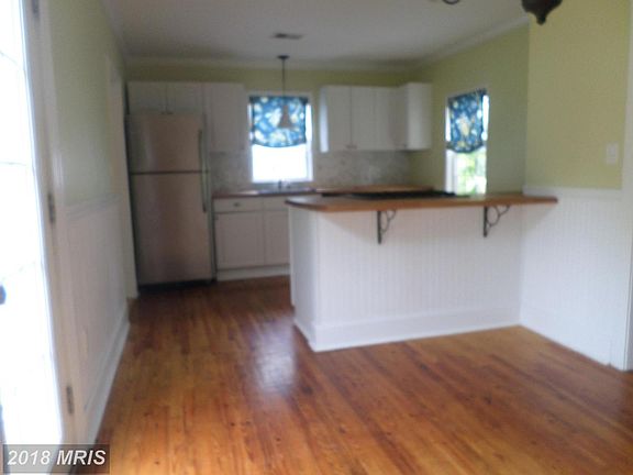 5th image of 311 Holly St