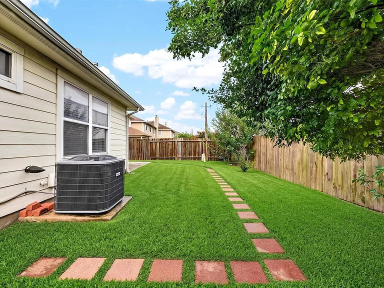 7219 Avocet Ln — Photo 30