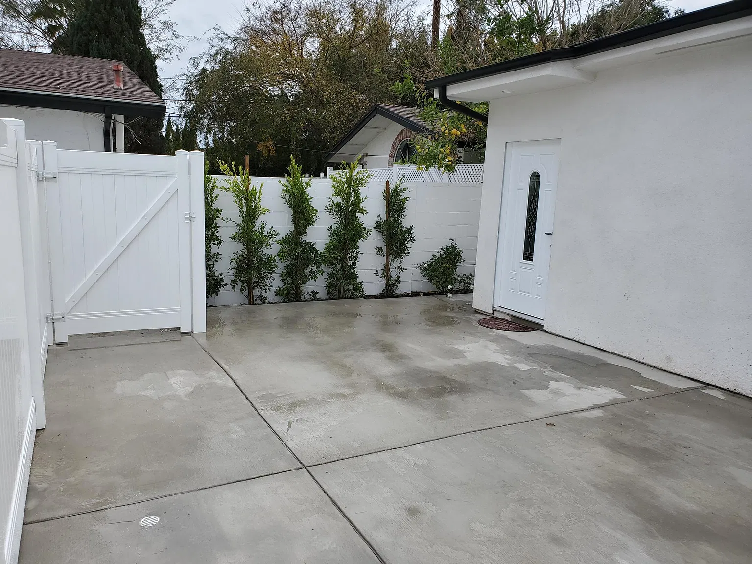 4805 Placidia Ave — Photo 1