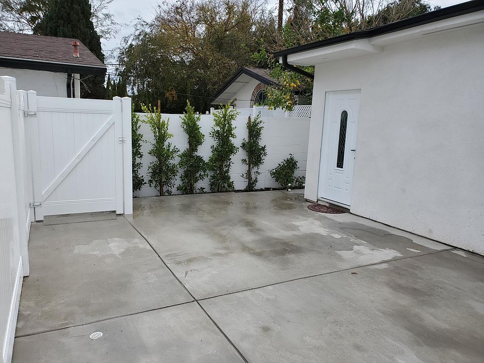 1st image of 4805 Placidia Ave