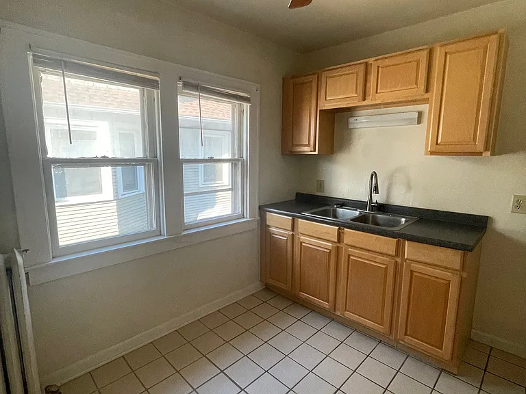231 Rutgers St #2 — Photo 15