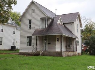 821 9th Ave, De Witt, IA 52742