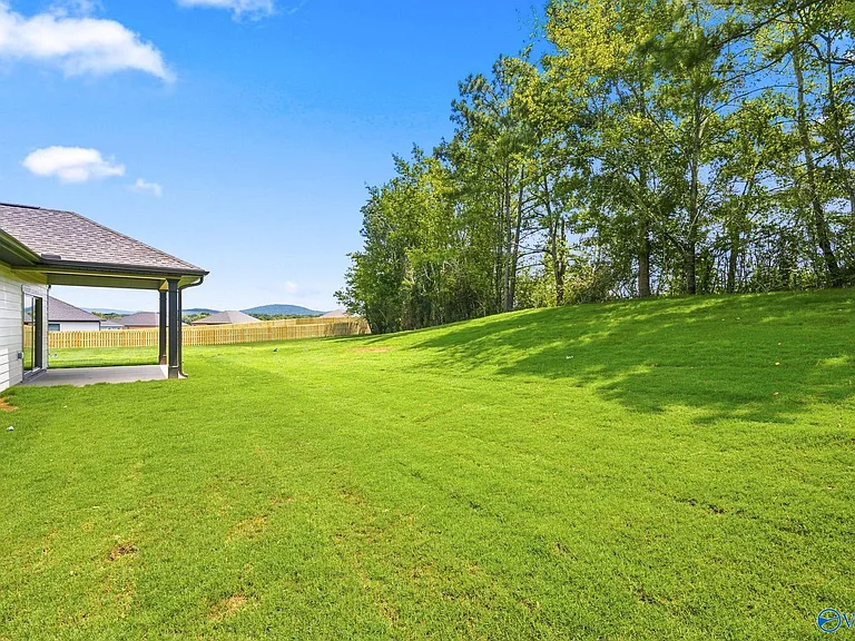 7211 Holly Creek Dr — Photo 36