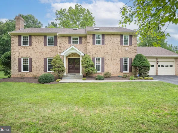 11609 Le Havre Dr, Potomac, MD 20854