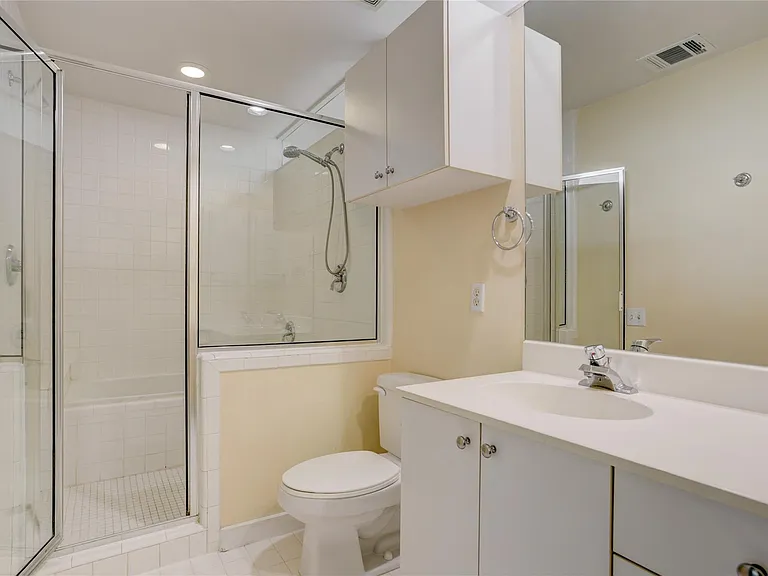 910 Ruthven St — Photo 21
