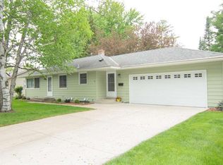 120 Meadow Ln, Mankato, MN 56001