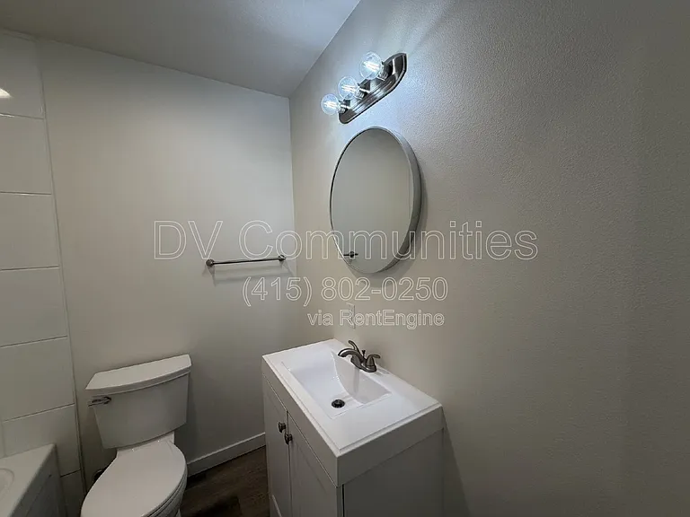 1246 Hughes St — Photo 19