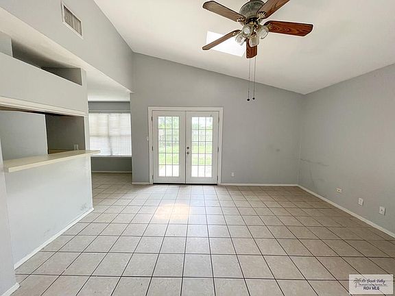 2nd image of 3024 S Buckingham Ct