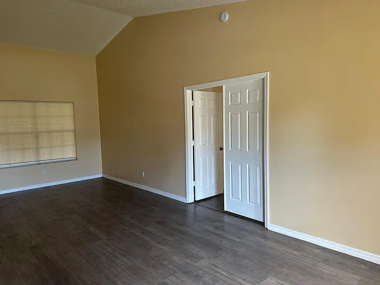2426 SE Addison St — Photo 4